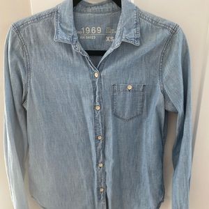 GAP XS chambray top, GUC